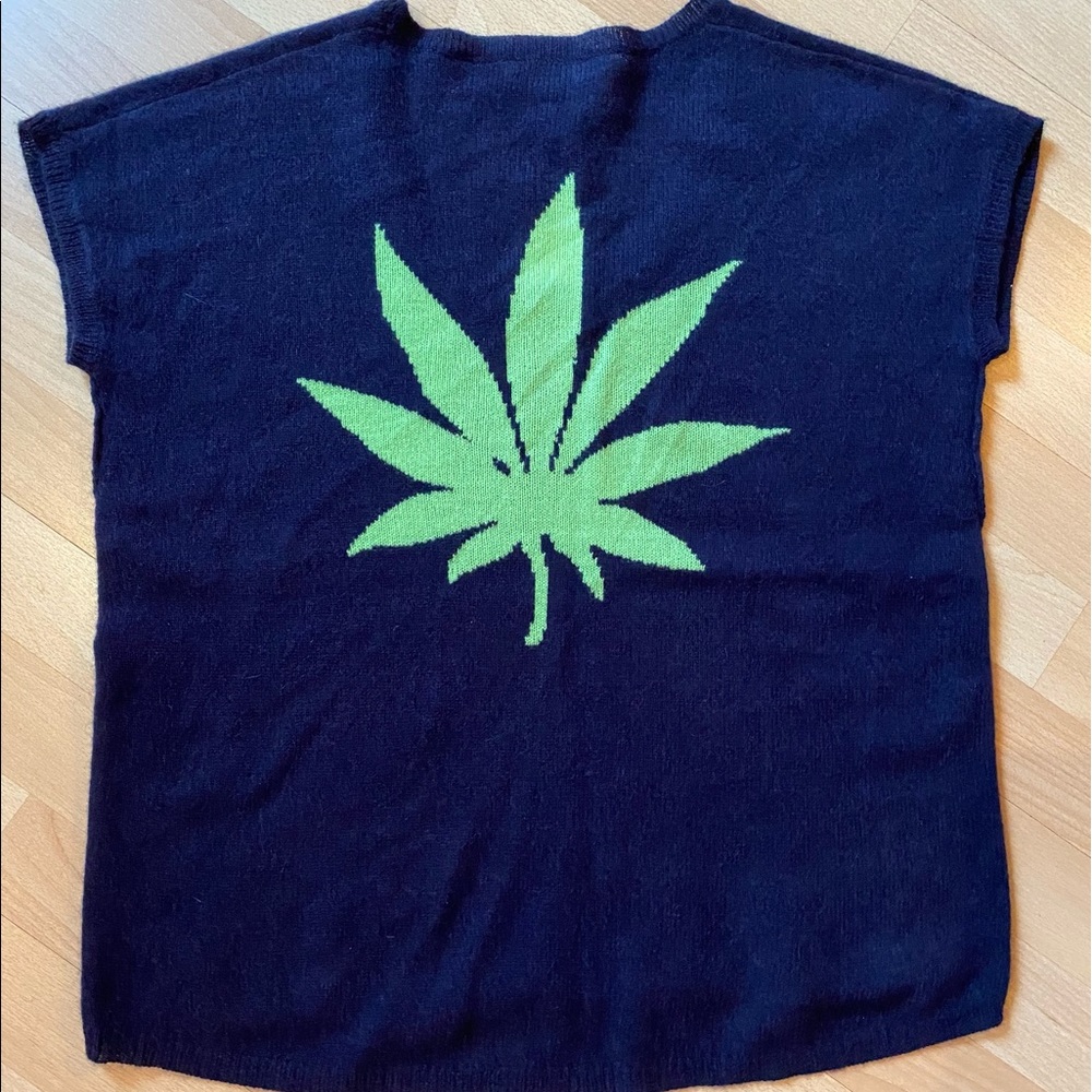 SKULL CASHMERE Short Sleeve Navy Sweater with Neon Green Hemp Plant Icon on back
